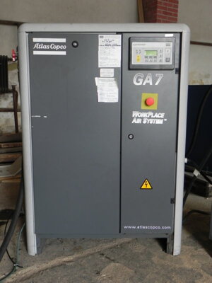 skrutkový kompresor  ATLAS COPCO GA 7, r.v. 2002, 25000 prev. hodín